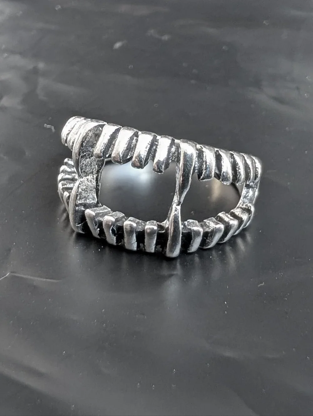 NWT Goth Punk Silver Vampire Teeth Ring Size 7 Unisex